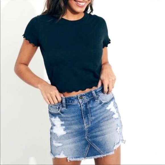 Hollister High Rise Distressed Denim Raw Hem Mini Jean Skirt. Size 28